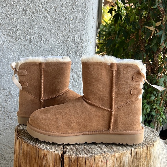 UGG MINI CONTINUITY BOW TAN CHESTNUT BOOT NEW IN ORIGNAL BOX - Picture 4 of 5